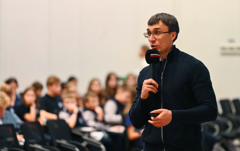 Фото 90 юнкоров, искусственный интеллект и презентация фильма. В Новосибирске завершился форум 